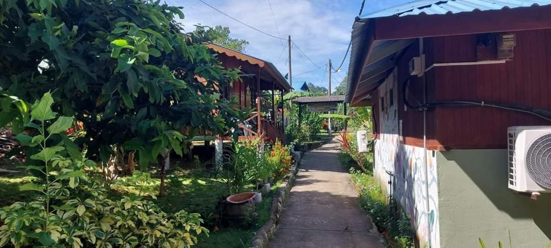 Отель Ella'S Place Salang Tioman Экстерьер фото