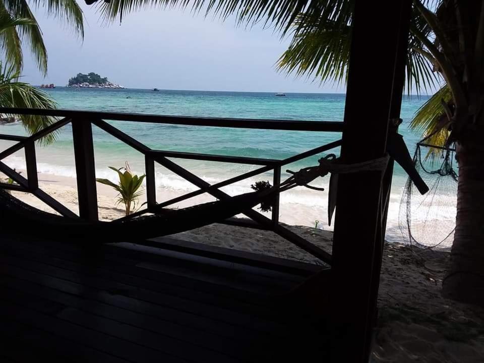 Ella'S Place Salang Tioman Kampong Ayer Batang Номер фото