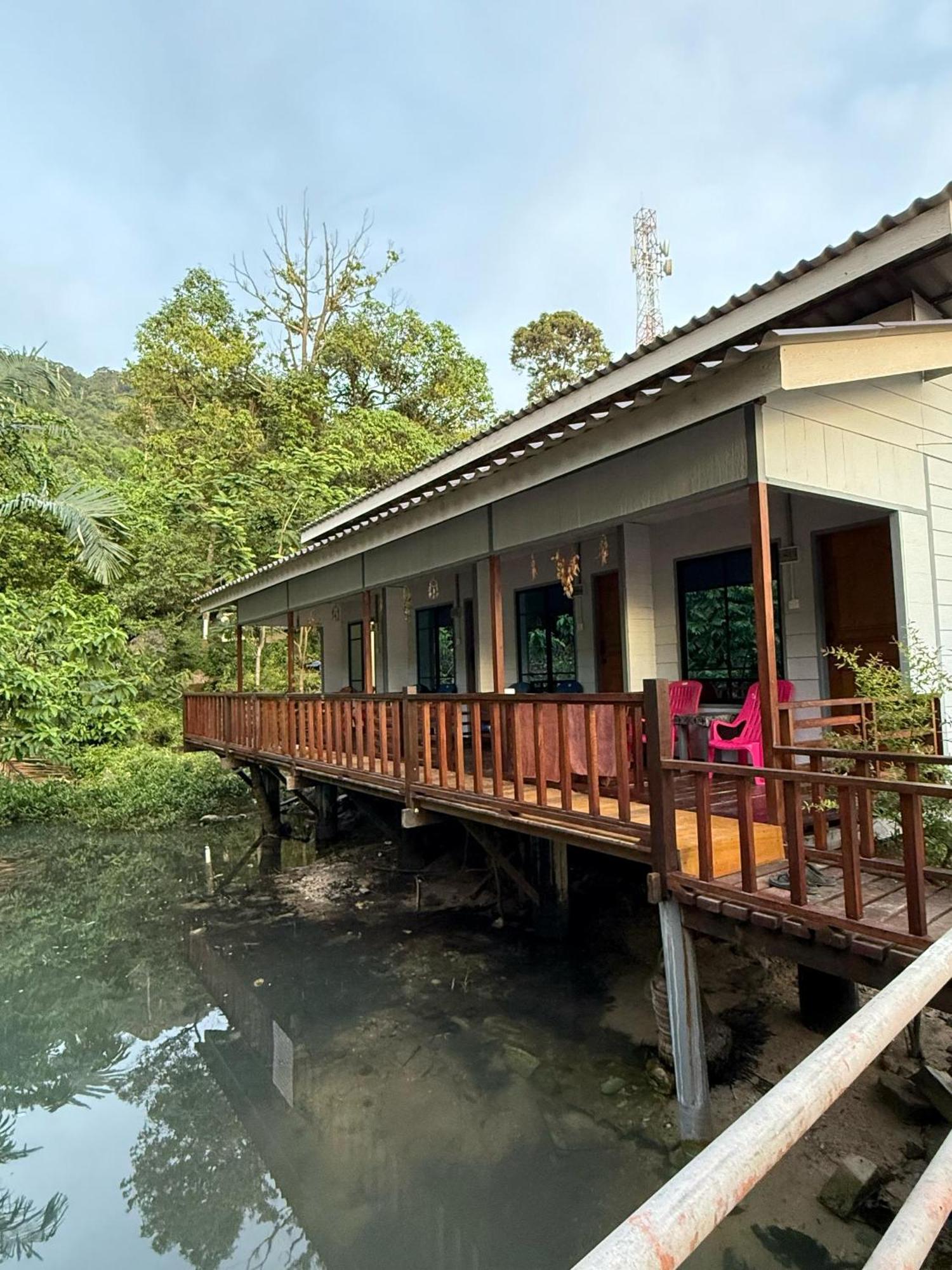 Ella'S Place Salang Tioman Kampong Ayer Batang Номер фото